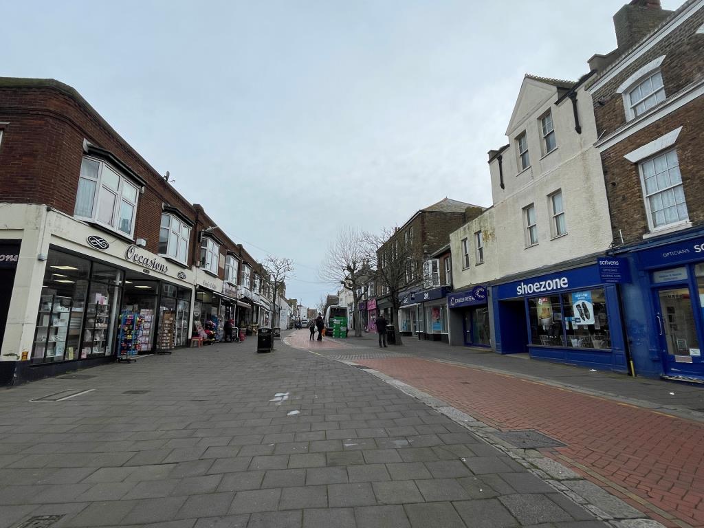 Lot: 84 - A PAIR OF VACANT COMMERCIAL PROPERTIES IN TOWN CENTRE - Street view of town centre